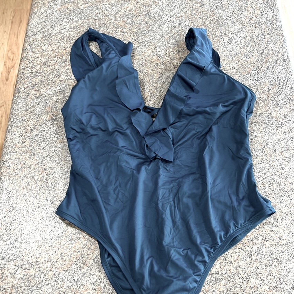 Shade and Shore swimsuit, size extra-large